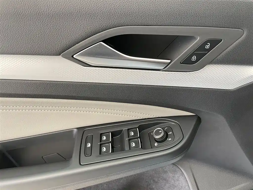 Volkswagen Golf 2023 — фото 10