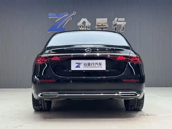 Mercedes-Benz E-Class 2024