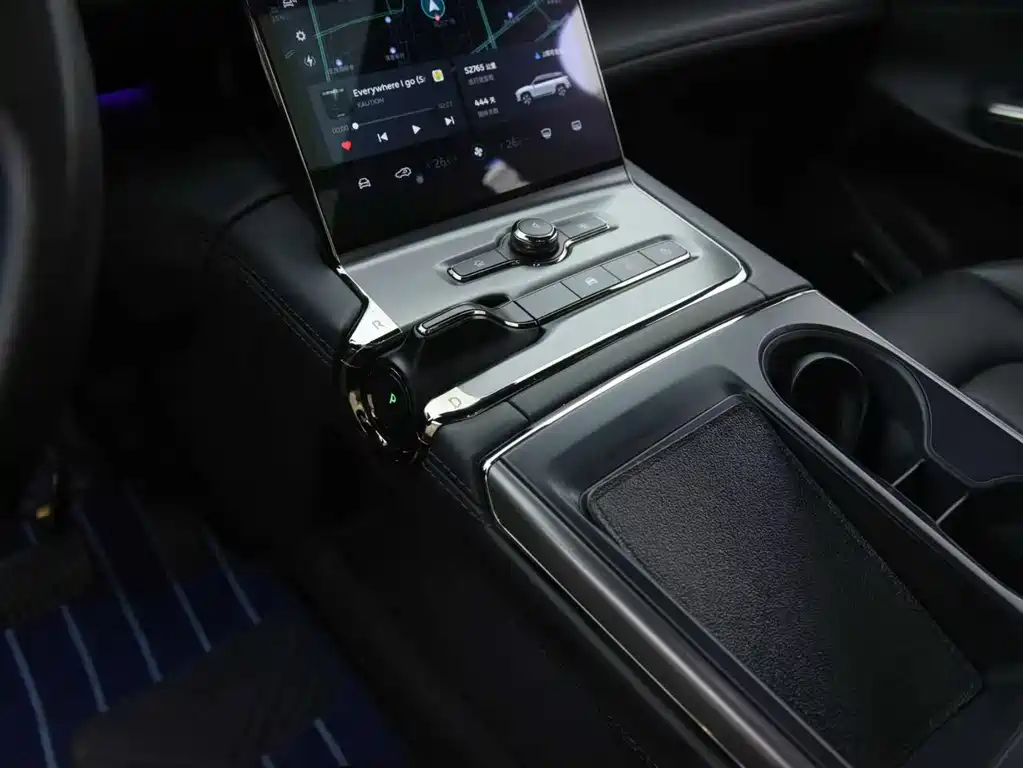 NIO ES6 2020