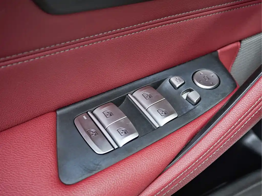 BMW 5 Series 2021 — фото 12