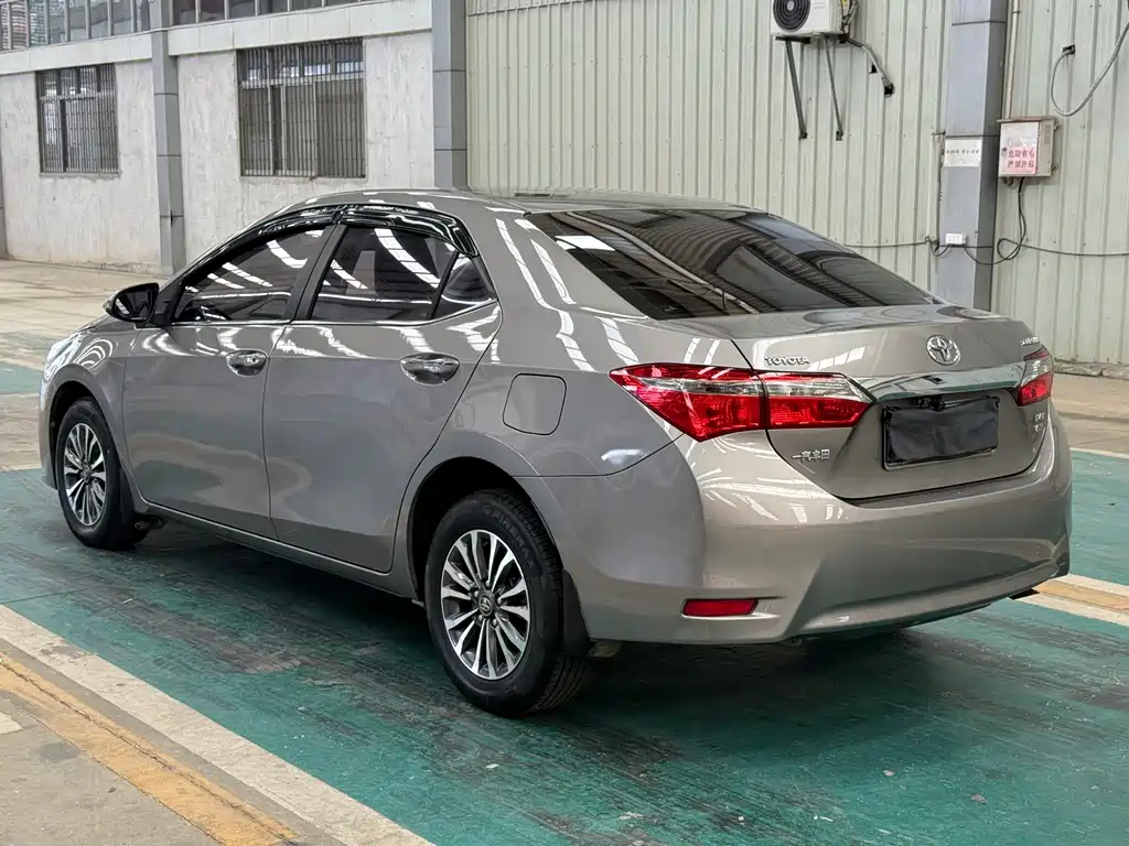 Toyota Corolla 2018 — фото 6
