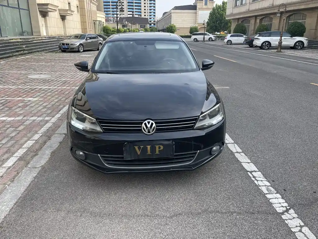 Volkswagen Sagitar 2015