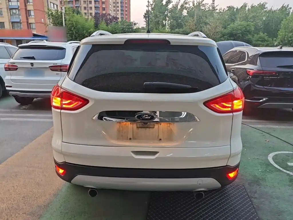 Ford Kuga 2016 — фото 6