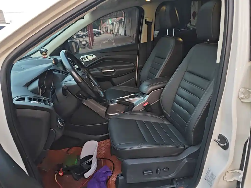 Ford Kuga 2016 — фото 15