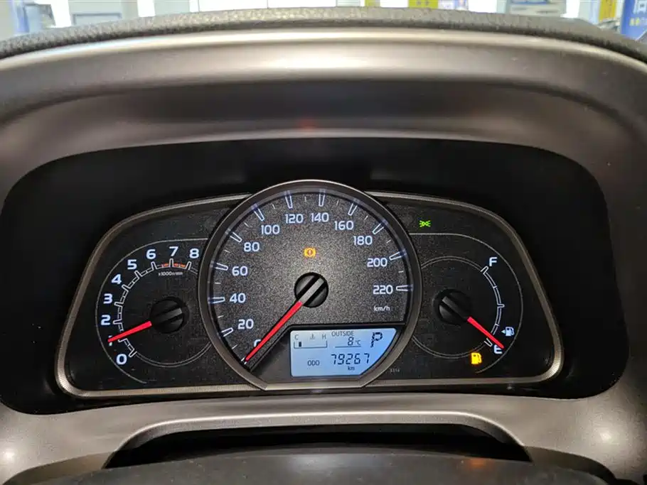 Toyota RAV4 2017 — фото 12