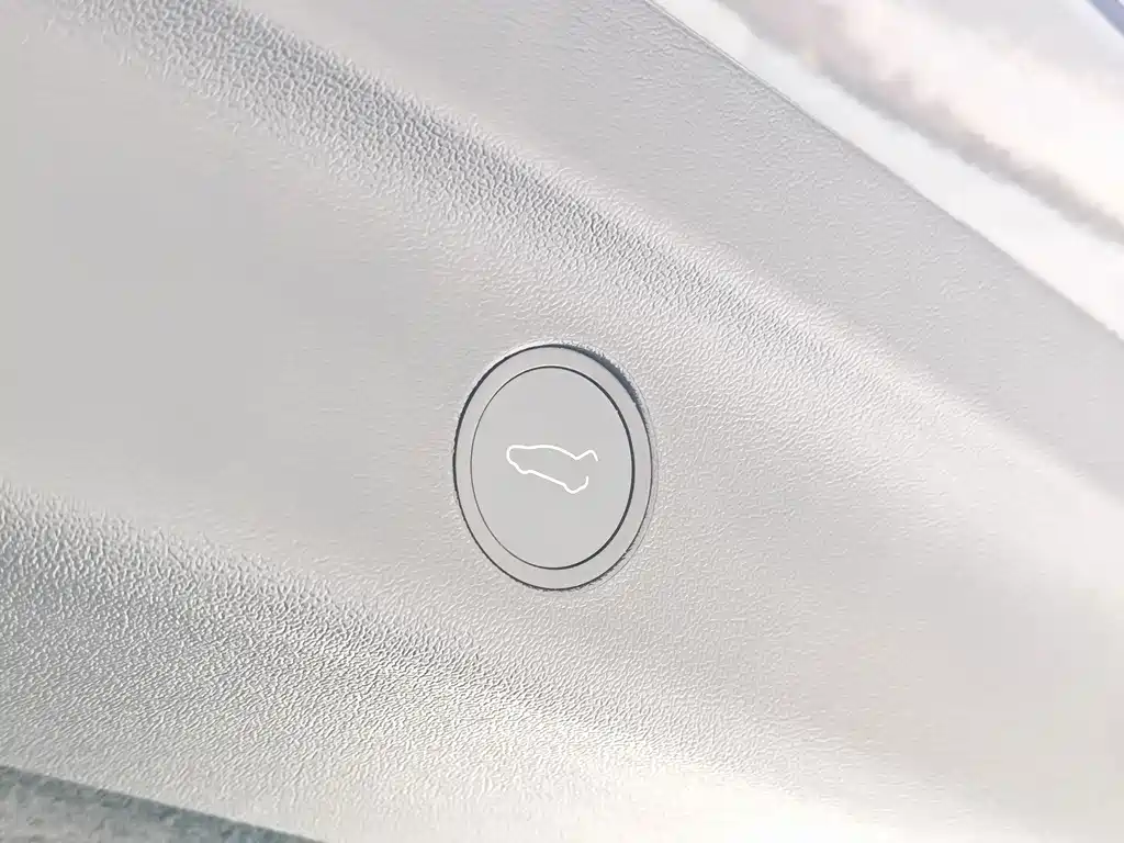Tesla Model Y 2021 — фото 17