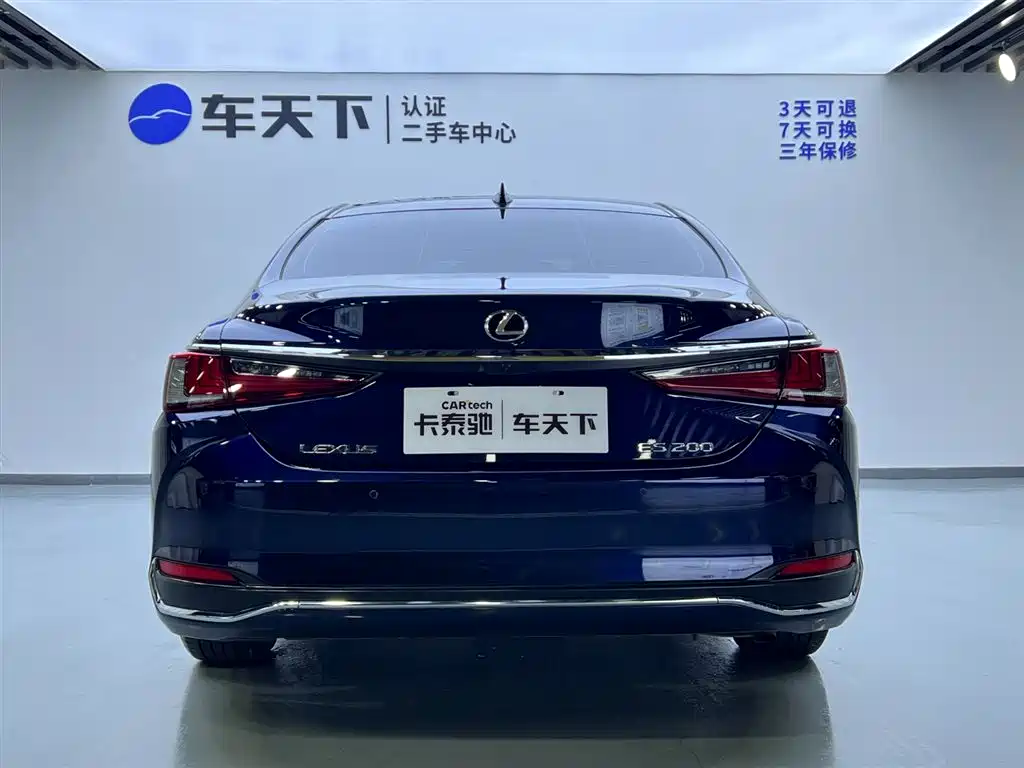 Lexus ES 2021