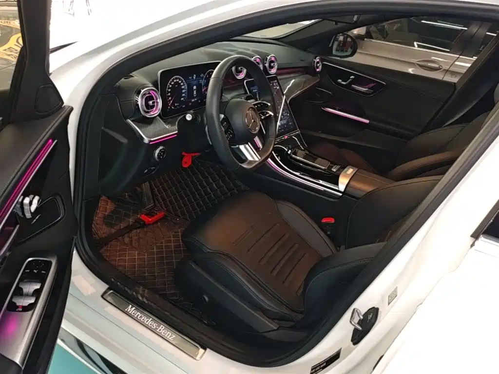 Mercedes-Benz C-Class 2023 — фото 16