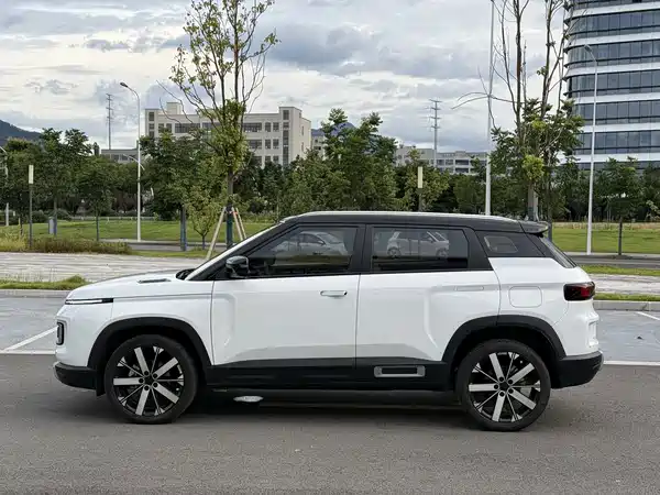 Geely ICON 2023