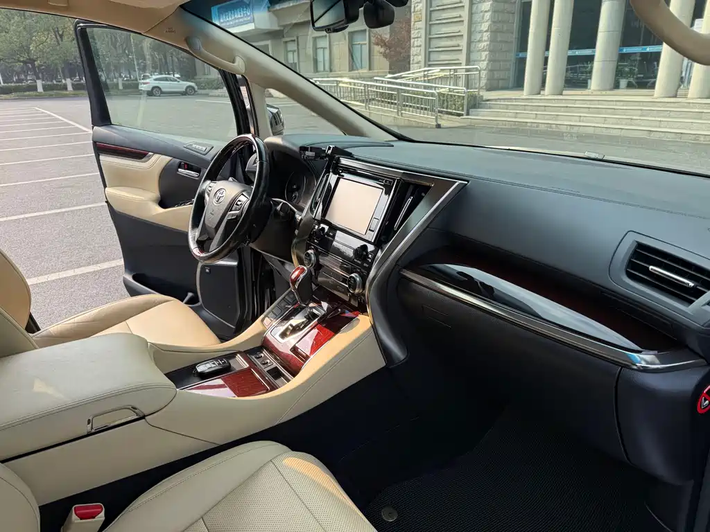 Toyota Alphard 2015 — фото 10