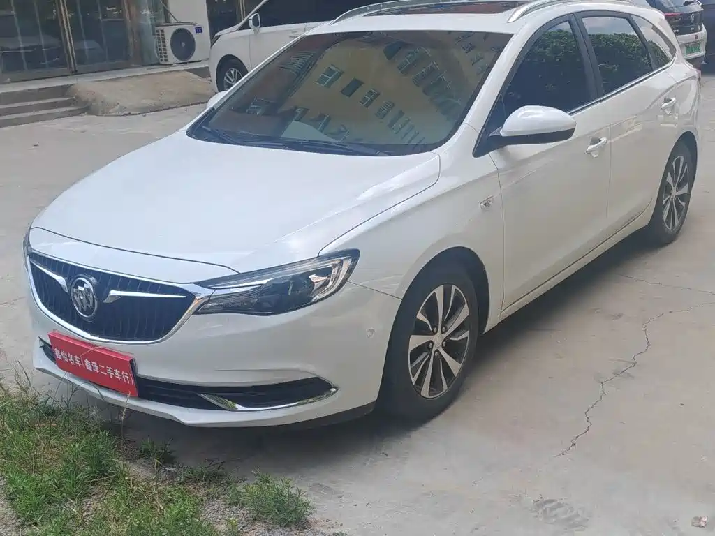 Buick Excelle 2018 — фото 1