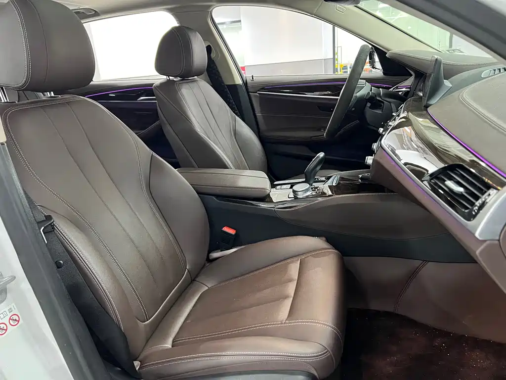 BMW 5 Series 2020 — фото 15