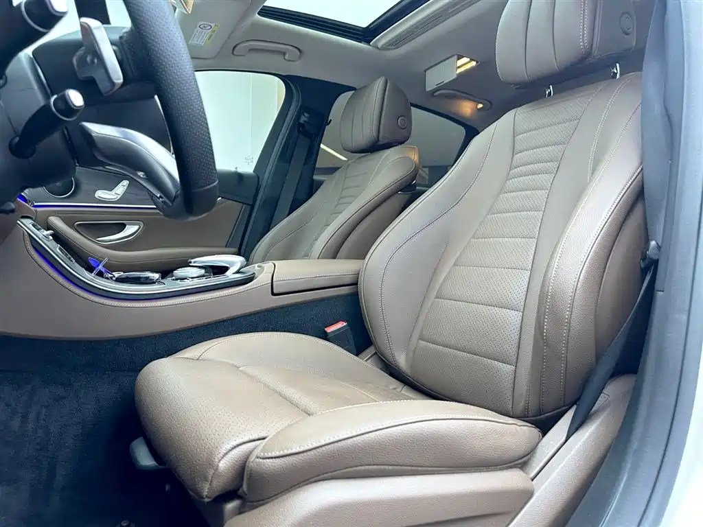 Mercedes-Benz E-Class 2018 — фото 11