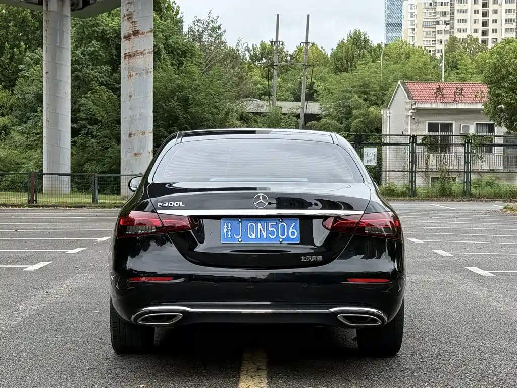 Mercedes-Benz E-Class 2023 — фото 12