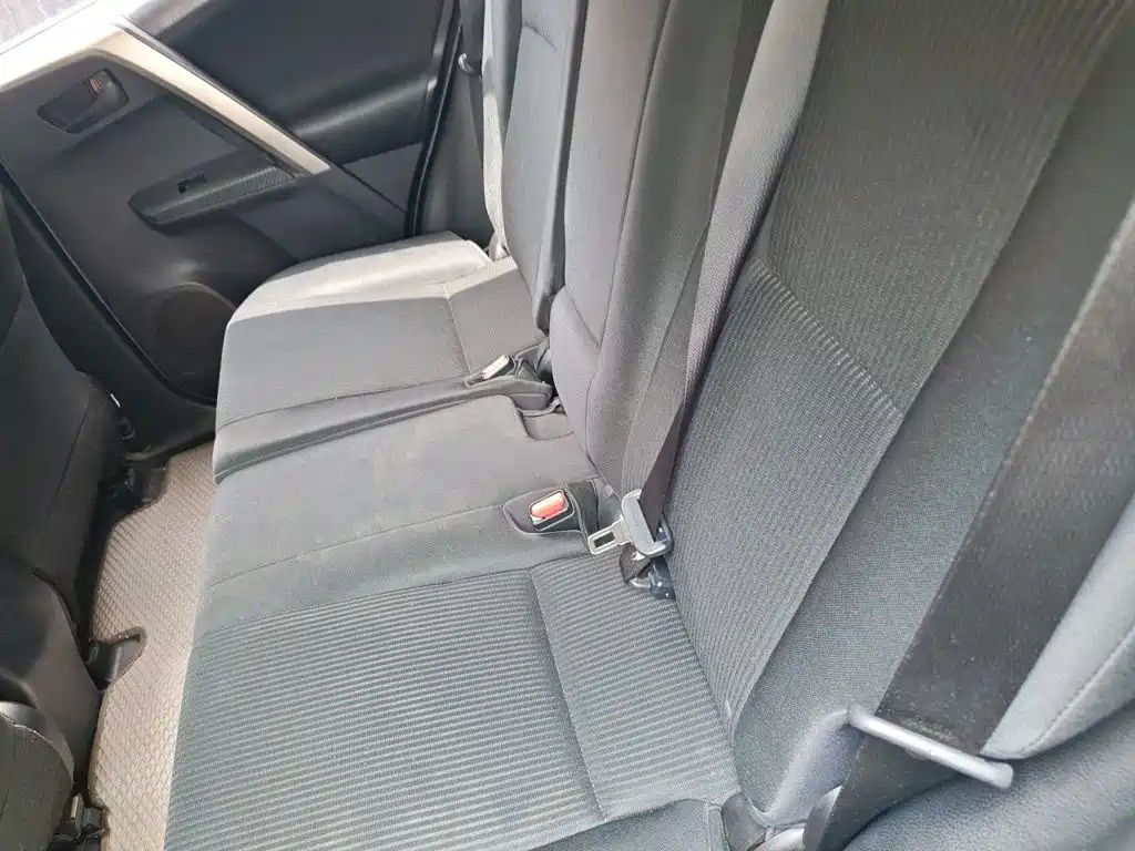 Toyota RAV4 2016 — фото 15