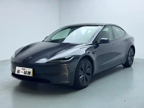 Tesla Model 3 2024