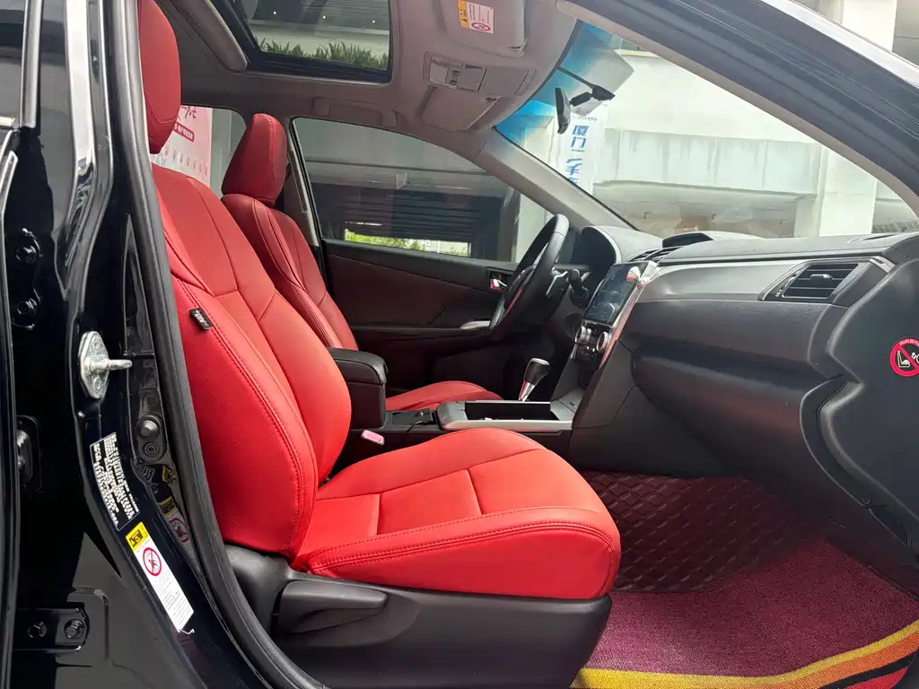 Toyota Camry 2014 — фото 10