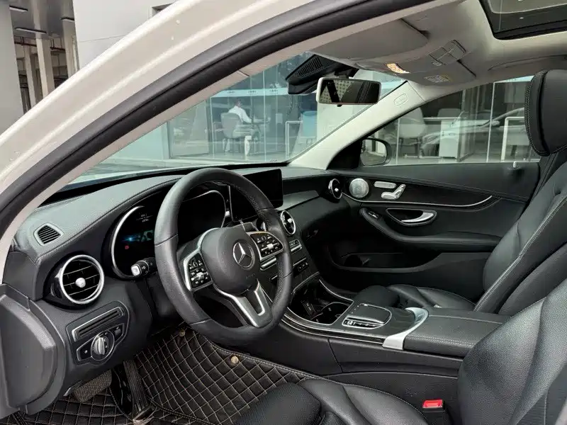 Mercedes-Benz C-Class 2019 — фото 4
