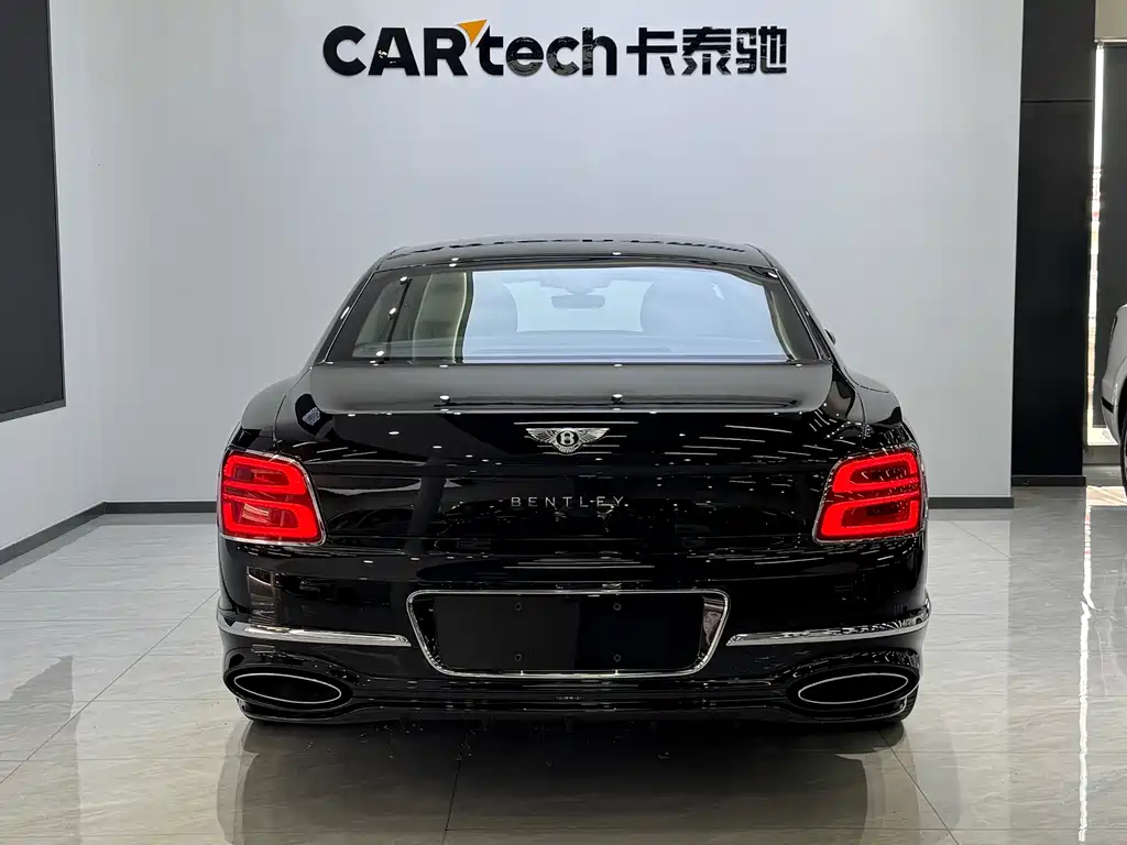 Bentley Flying Spur Plug-In Hybrid 2025 — фото 5