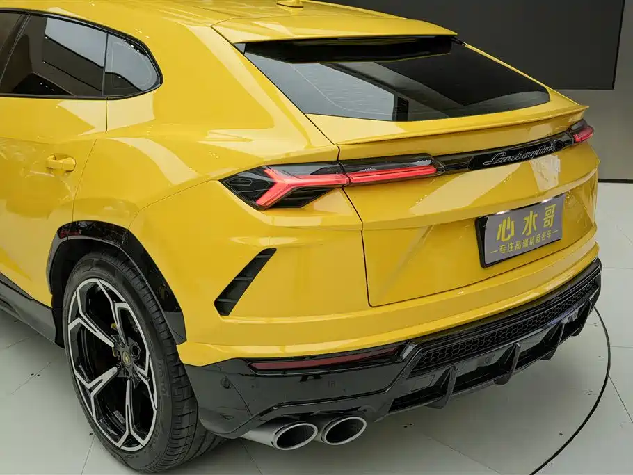 Lamborghini Urus 2022 — фото 24