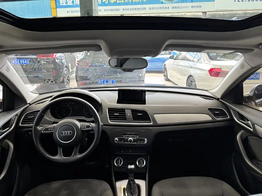 Audi Q3 2016 — фото 12