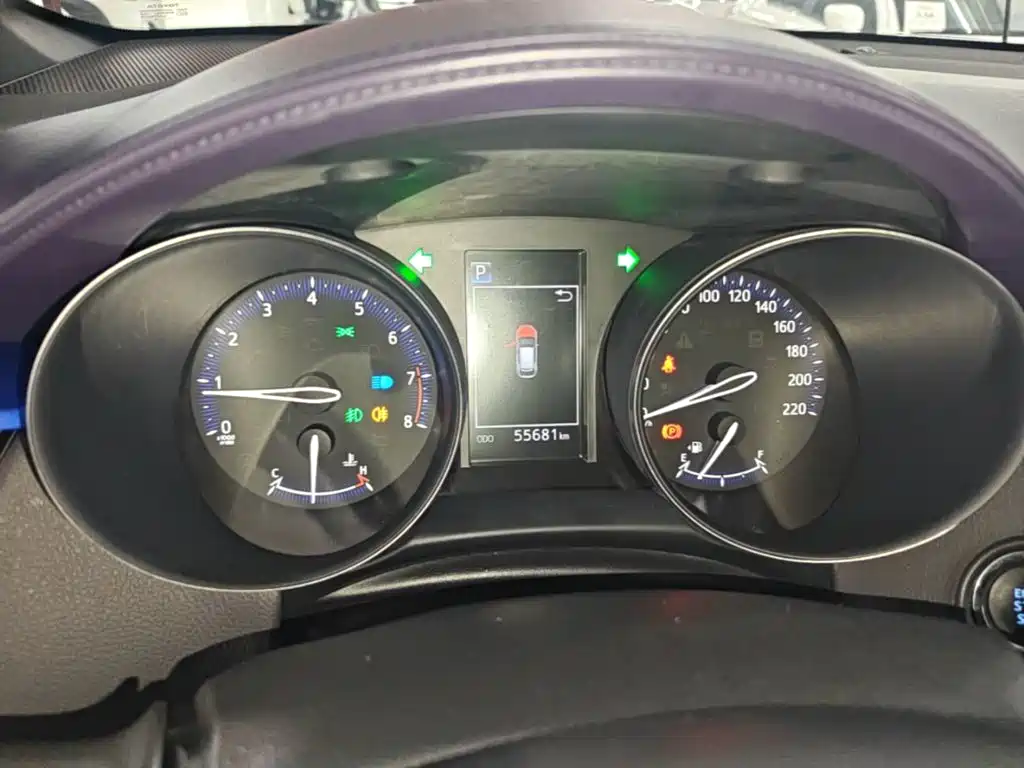 Toyota C-HR 2019 — фото 12