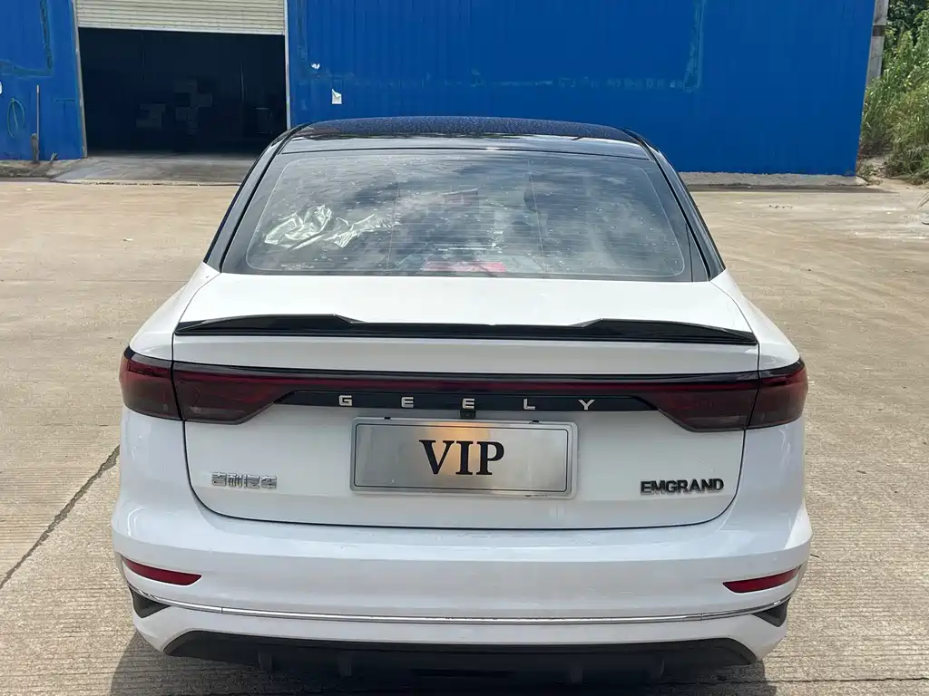 Geely Emgrand 2023