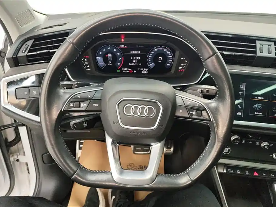 Audi Q3 2021 — фото 15
