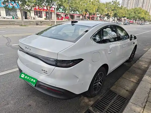 BYD Seal 05 DM-i 2025