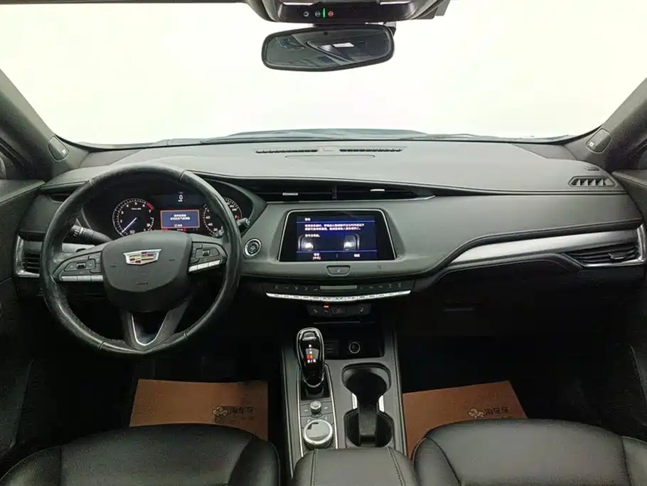 Cadillac XT4 2021 — фото 12