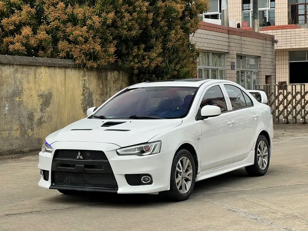 Mitsubishi Lancer EX 2012