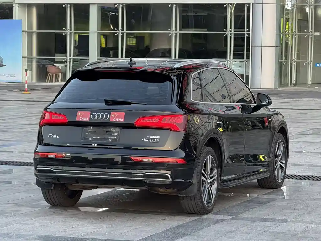 Audi Q5L 2020 — фото 5