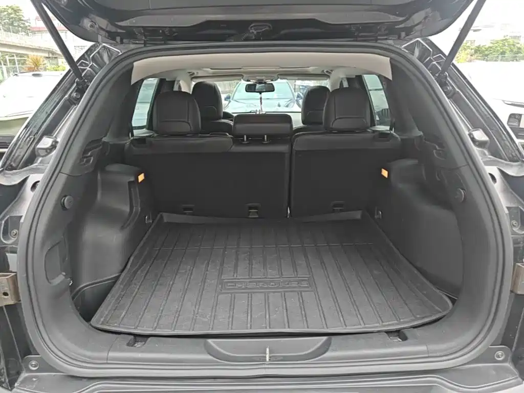 Jeep Cherokee 2017 — фото 19