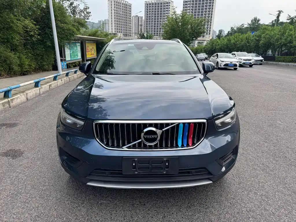 Volvo XC40 2022 — фото 2