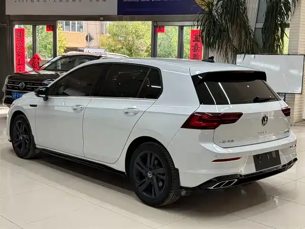 Volkswagen Golf 2023