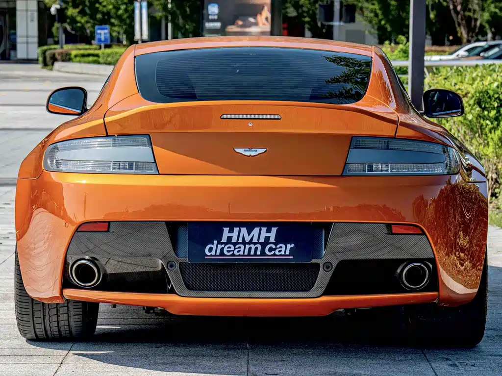 Aston Martin V8 Vantage 2014 — фото 8