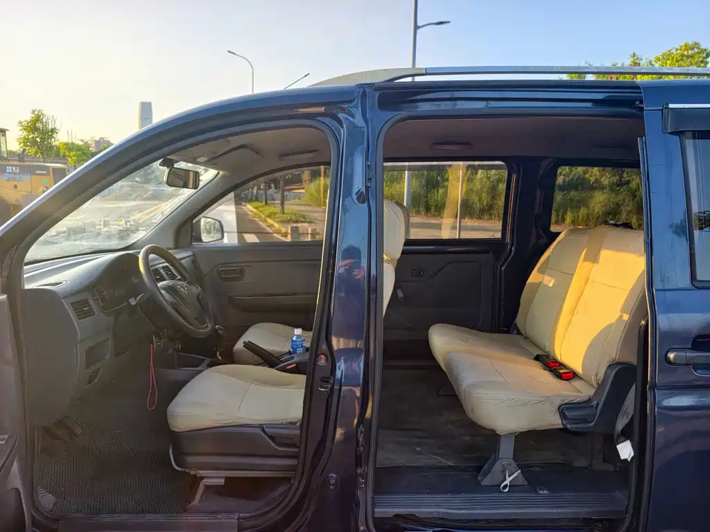 Wuling Rongguang V 2015 — фото 7
