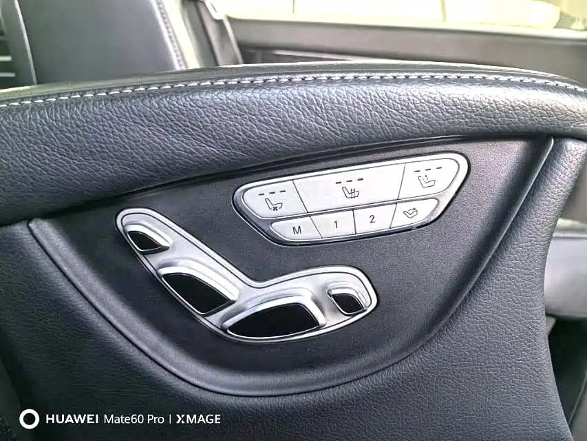 Mercedes-Benz V-Class 2018 — фото 10