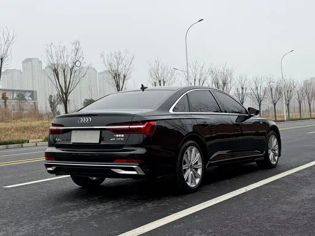 Audi A6L 2024 — фото 4