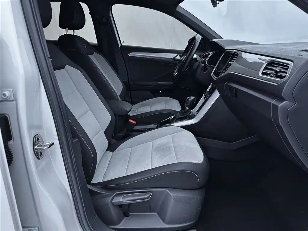 Volkswagen T-Roc 2021 — фото 16