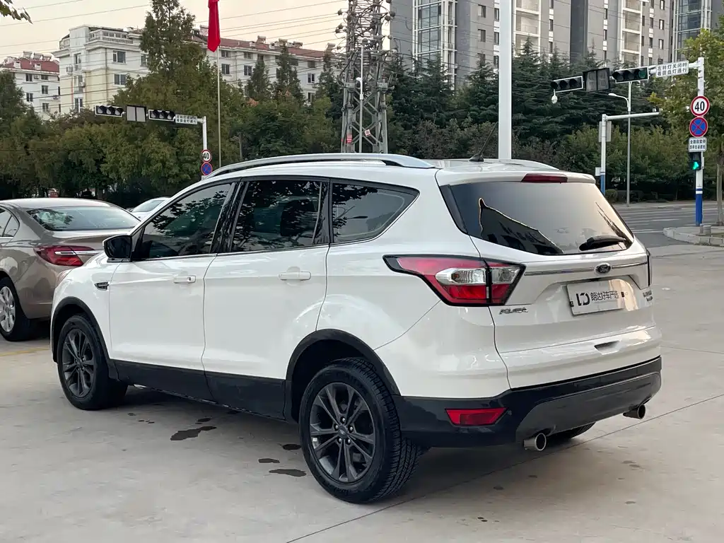 Ford Kuga 2019 — фото 9