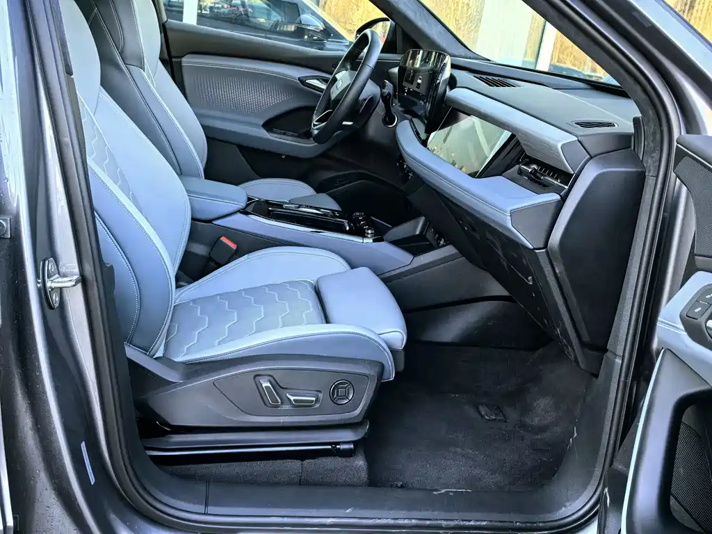 Audi Q6L E-Tron 2025 — фото 14