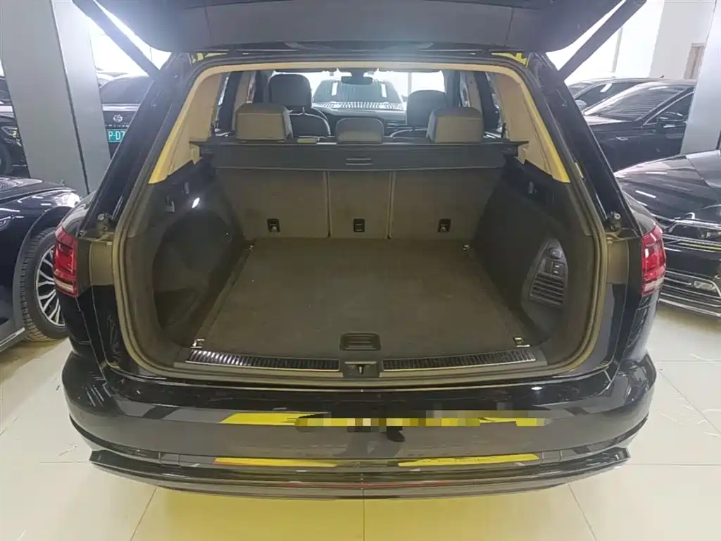 Volkswagen Touareg 2019 — фото 19