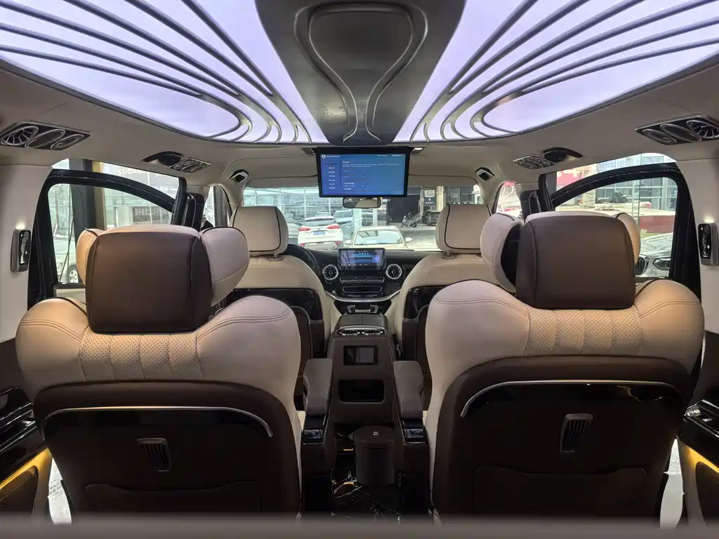 Mercedes-Benz Vito 2022 — фото 12