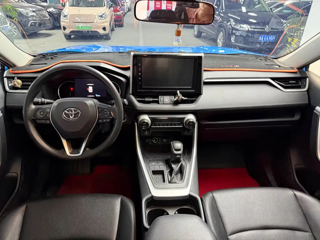 Toyota RAV4 2019 — фото 7
