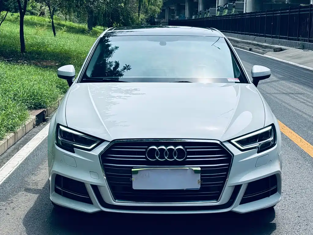 Audi A3 2019 — фото 2
