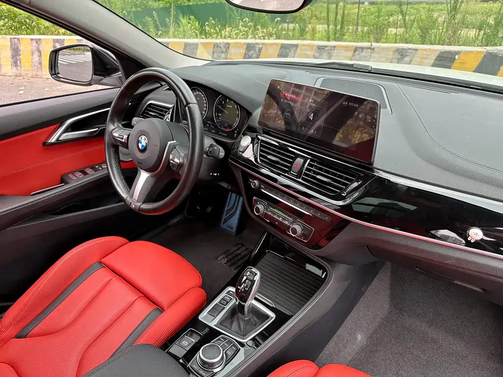 BMW 1 Series 2022 — фото 13