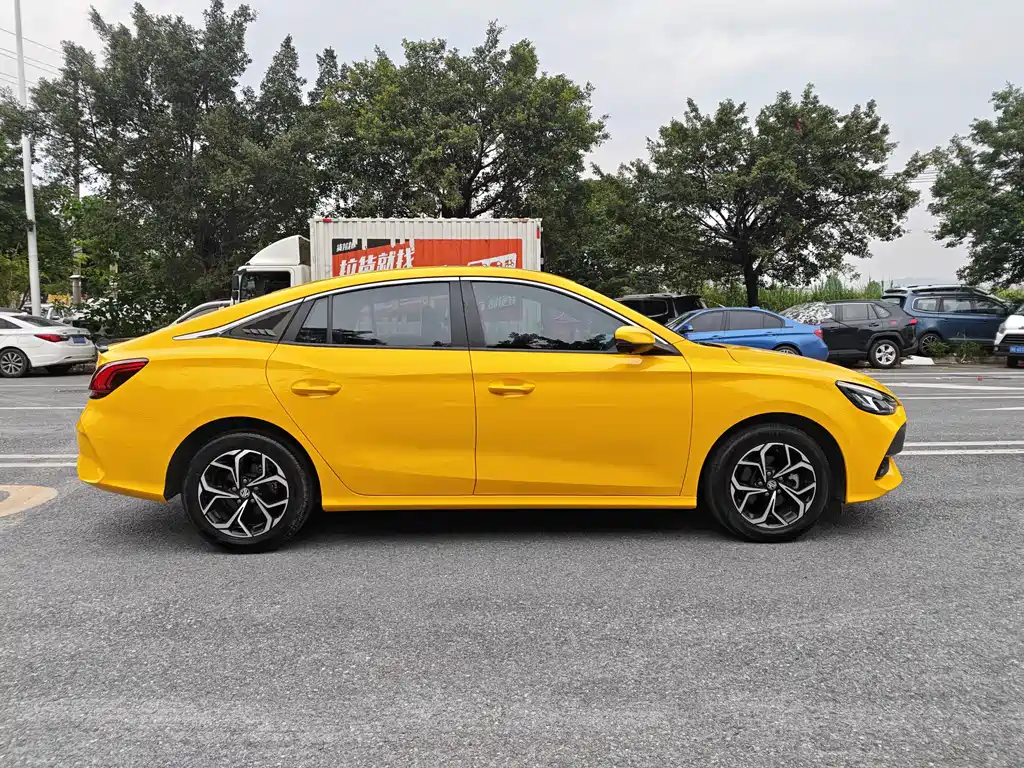 MG MG5 2023