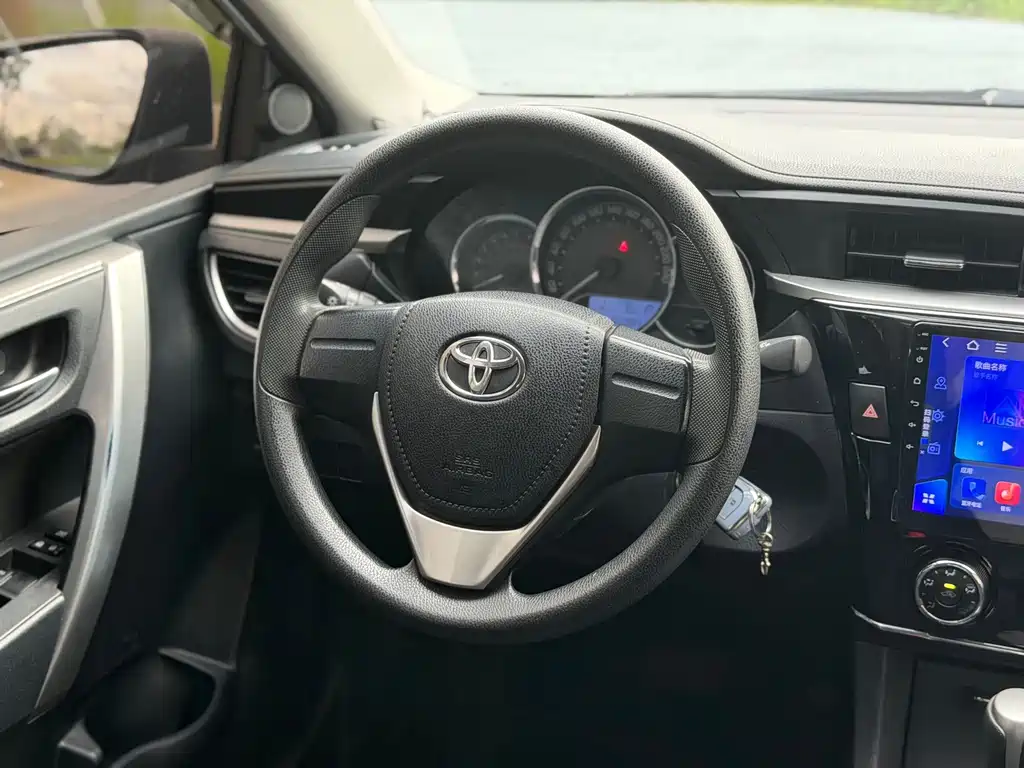 Toyota Corolla 2015 — фото 8