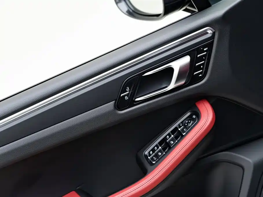 Porsche Macan 2023 — фото 15